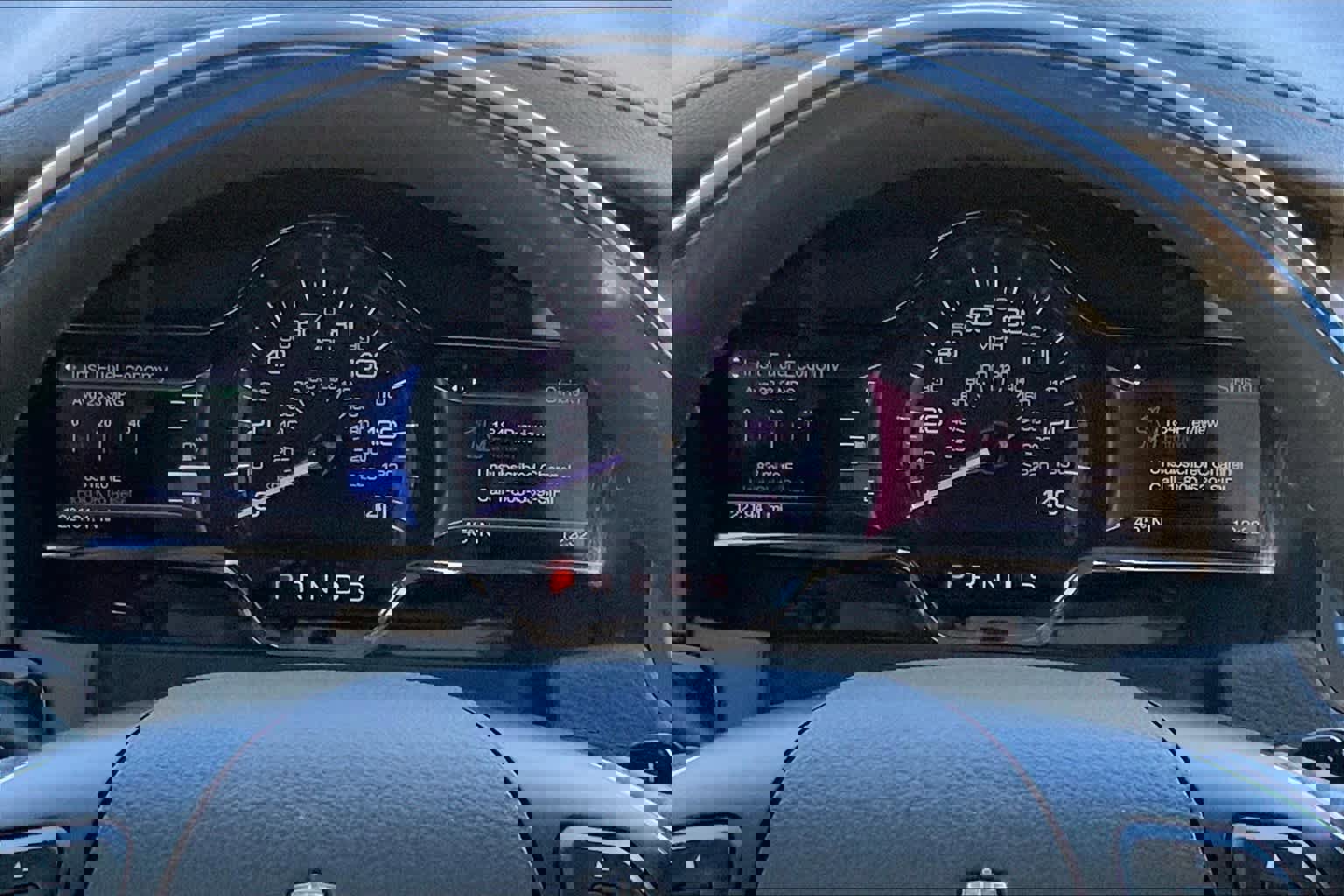 Used 2014 Lincoln MKS AWD w/ Equipment Group 201A image 25