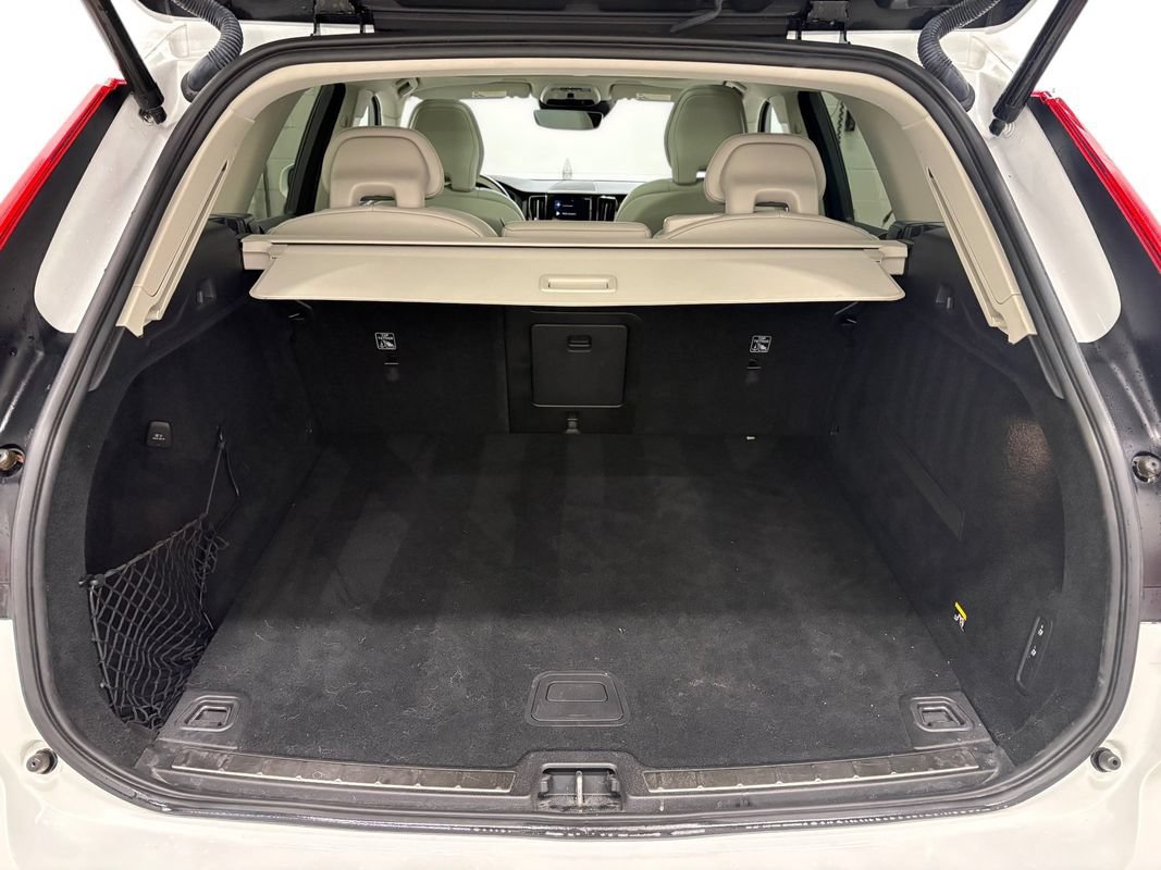 Used 2019 Volvo XC60 T5 Inscription AWD/4WD image 14