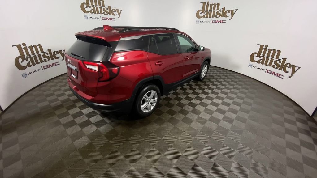 Used 2023 GMC Terrain SLE w/ Driver Convenience Package image 8