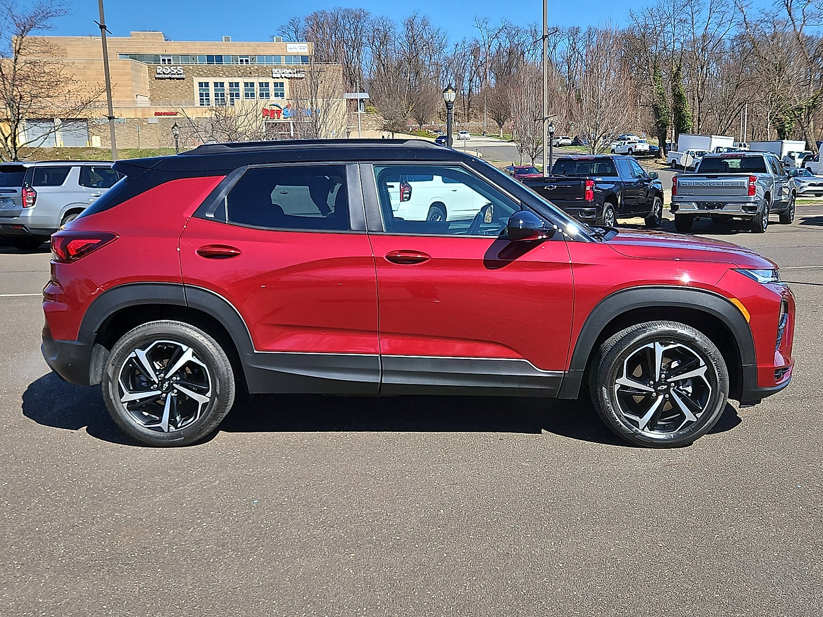 Used 2023 Chevrolet TrailBlazer RS w/ Sun and Liftgate Package image 7