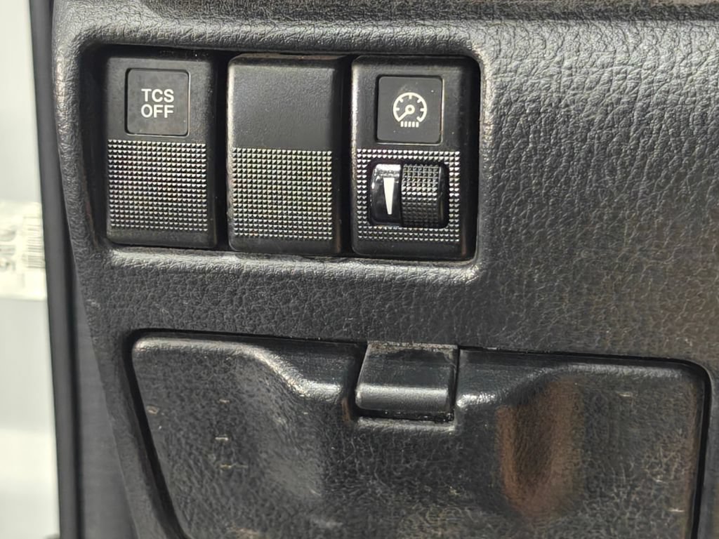 Used 2003 MAZDA MAZDA6 s FWD image 12