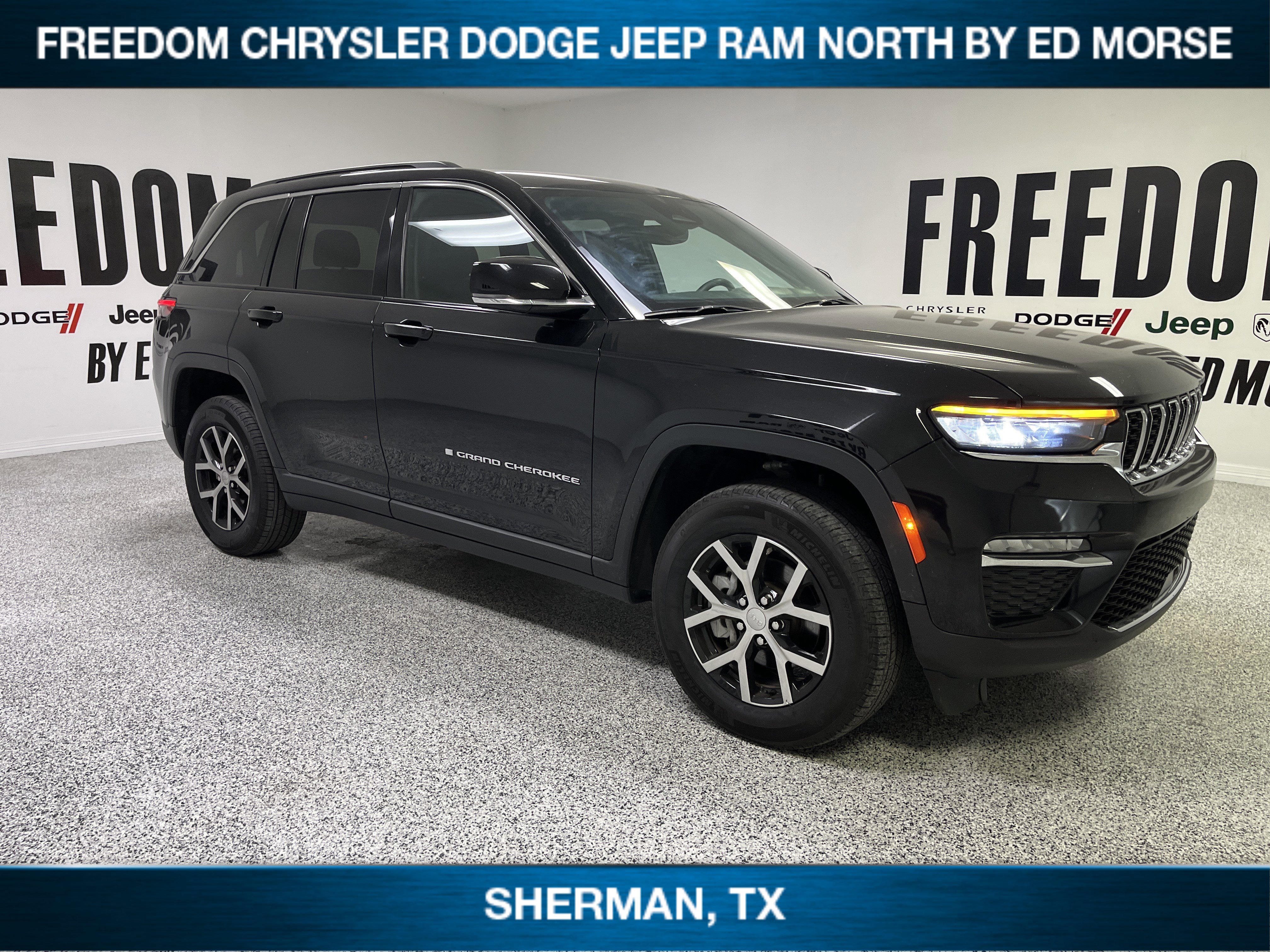 Used 2024 Jeep Grand Cherokee Limited image 3