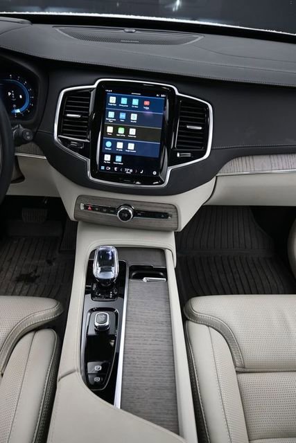 Used 2024 Volvo XC90 B6 Ultimate w/ Protection Package Premier image 16