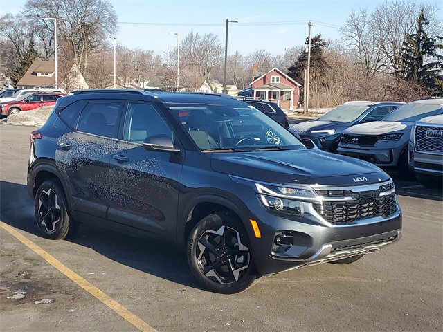 Certified 2025 Kia Seltos S image 1