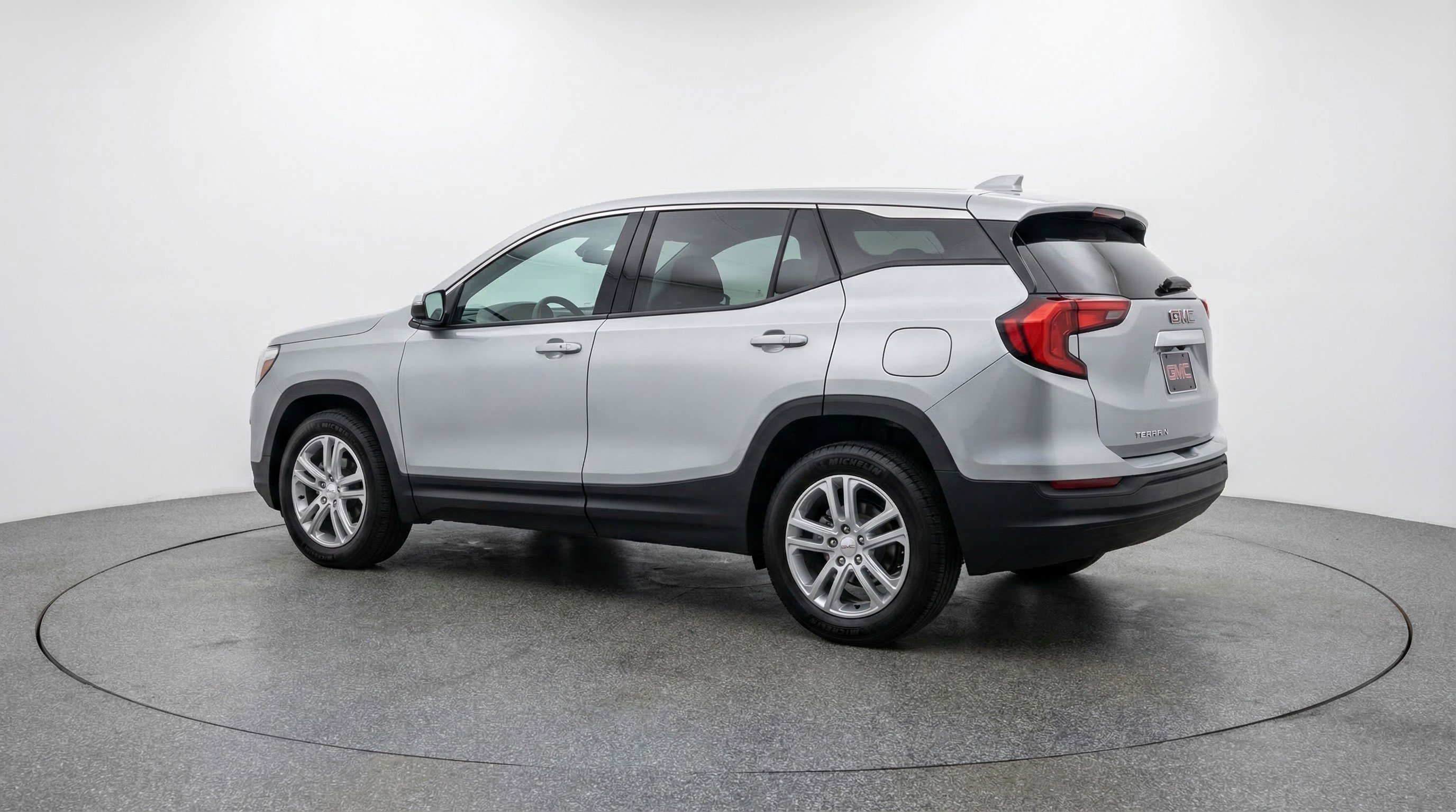 Used 2024 GMC Terrain SLE image 6