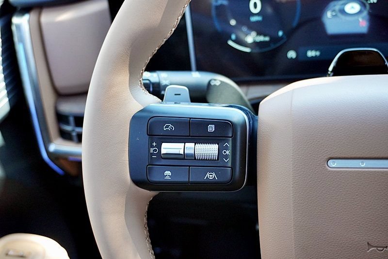 New 2025 Hyundai Santa Fe Limited AWD/4WD image 43