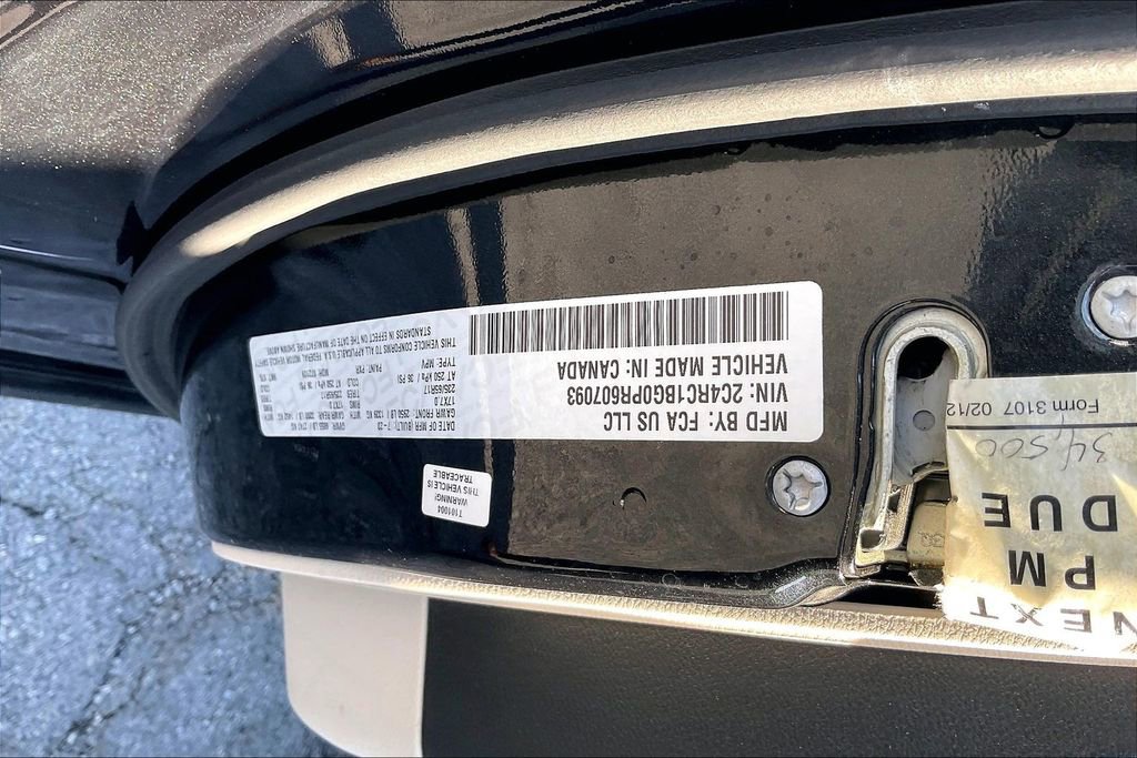 Used 2023 Chrysler Pacifica Touring-L FWD image 19