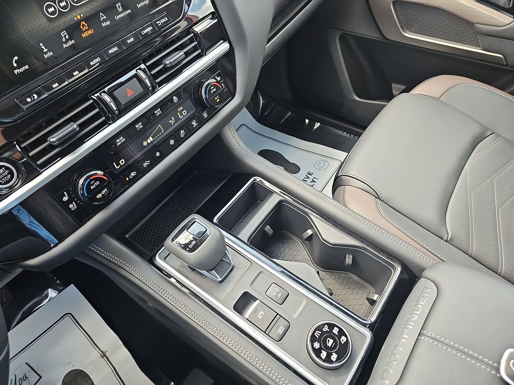 Used 2024 Nissan Pathfinder Platinum w/ Cargo Package image 30