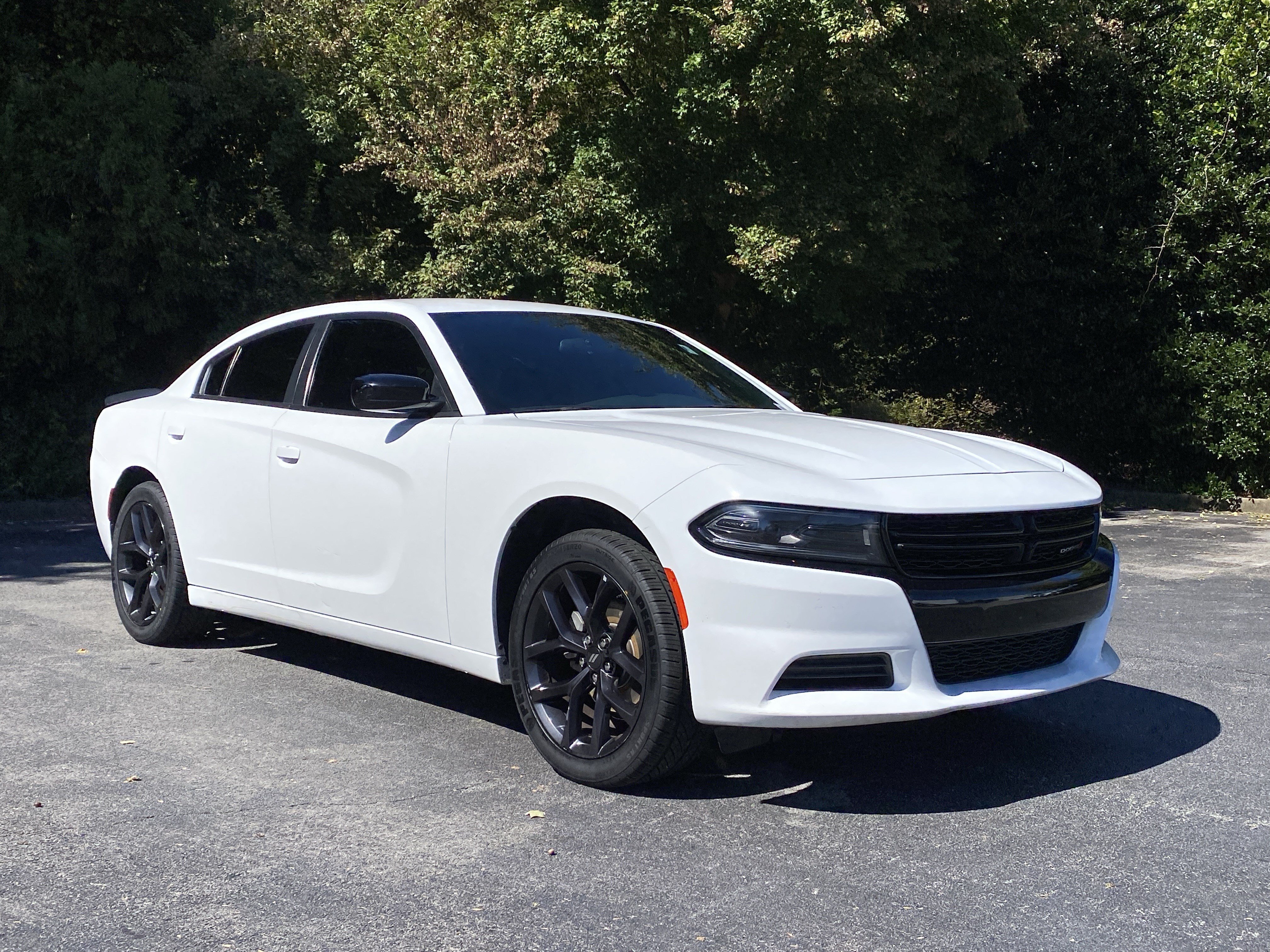Used 2022 Dodge Charger SXT w/ Blacktop Package RWD image 2