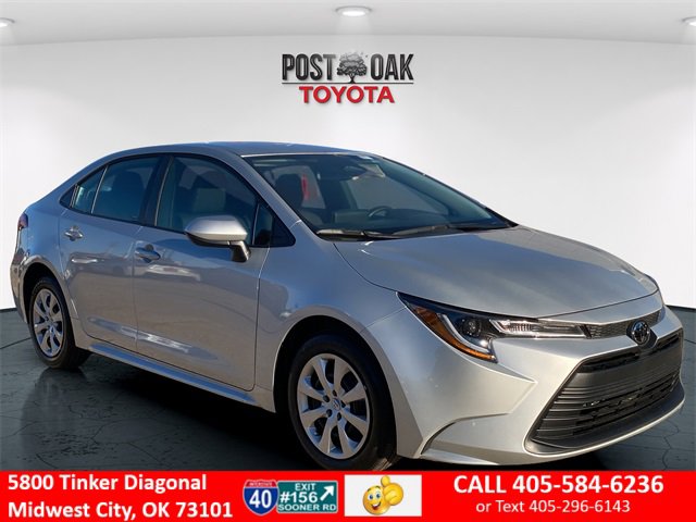 Used 2025 Toyota Corolla LE image 1