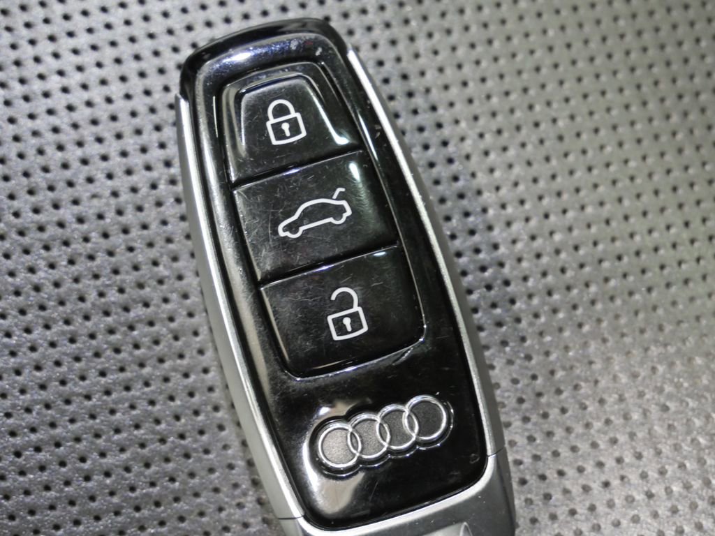 Used 2019 Audi Q8 Prestige AWD/4WD image 28
