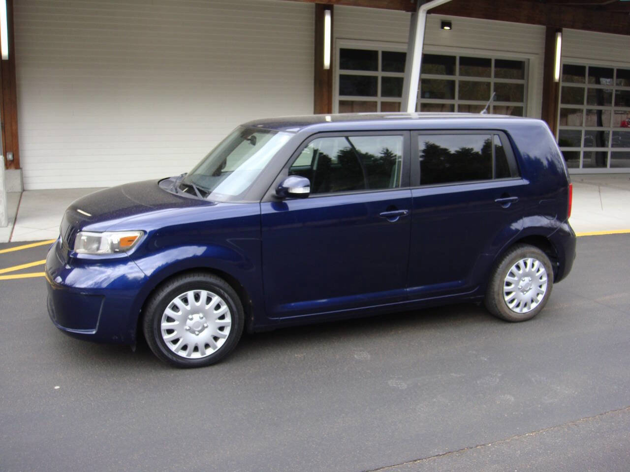 Used 2008 Scion xB image 1