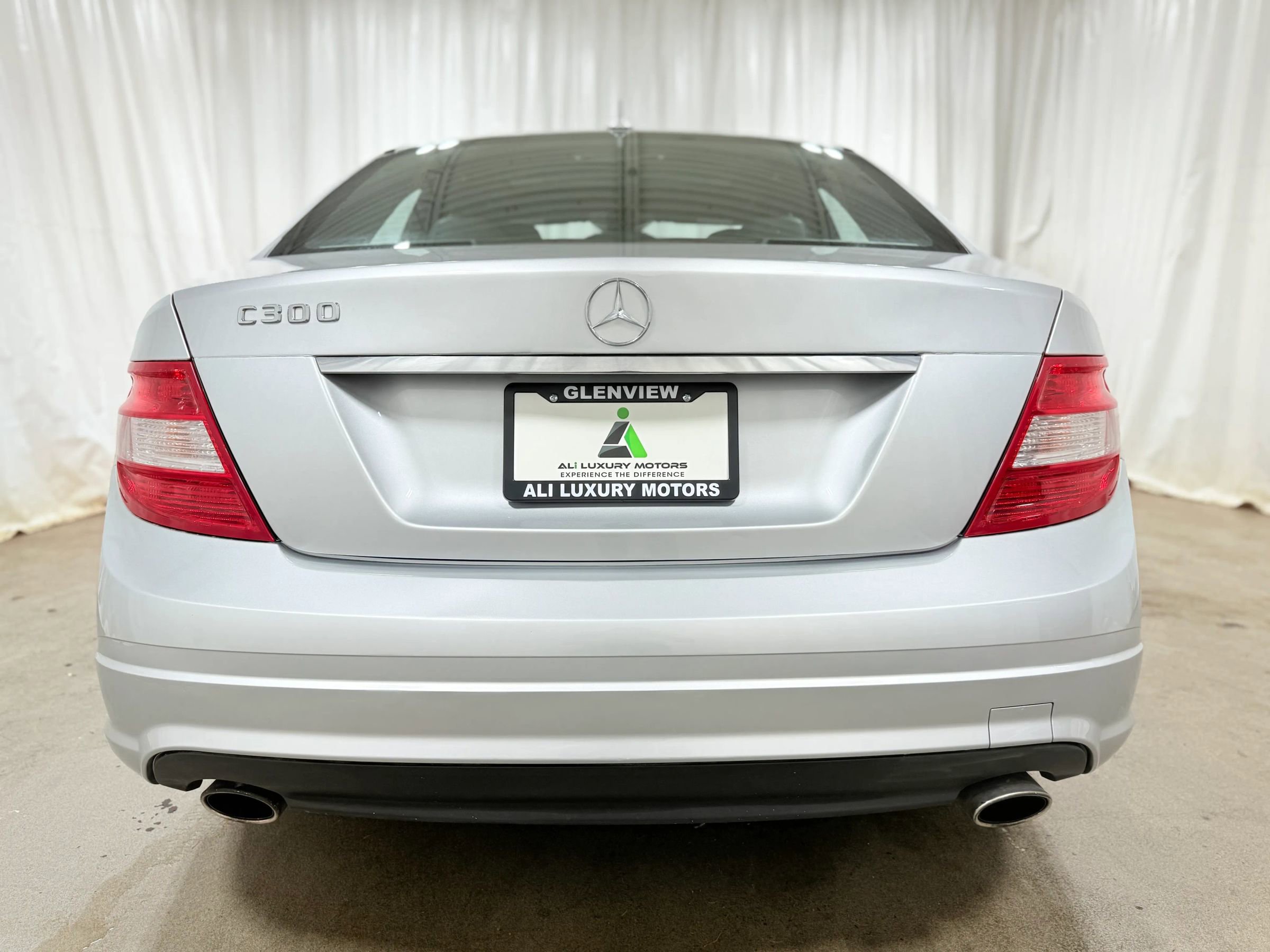 Used 2010 Mercedes-Benz C 300 Sedan image 7