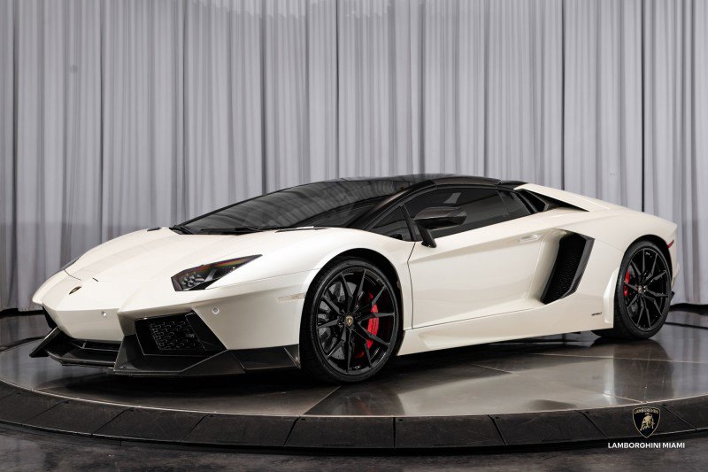 Used 2016 Lamborghini Aventador LP 700-4 image 16