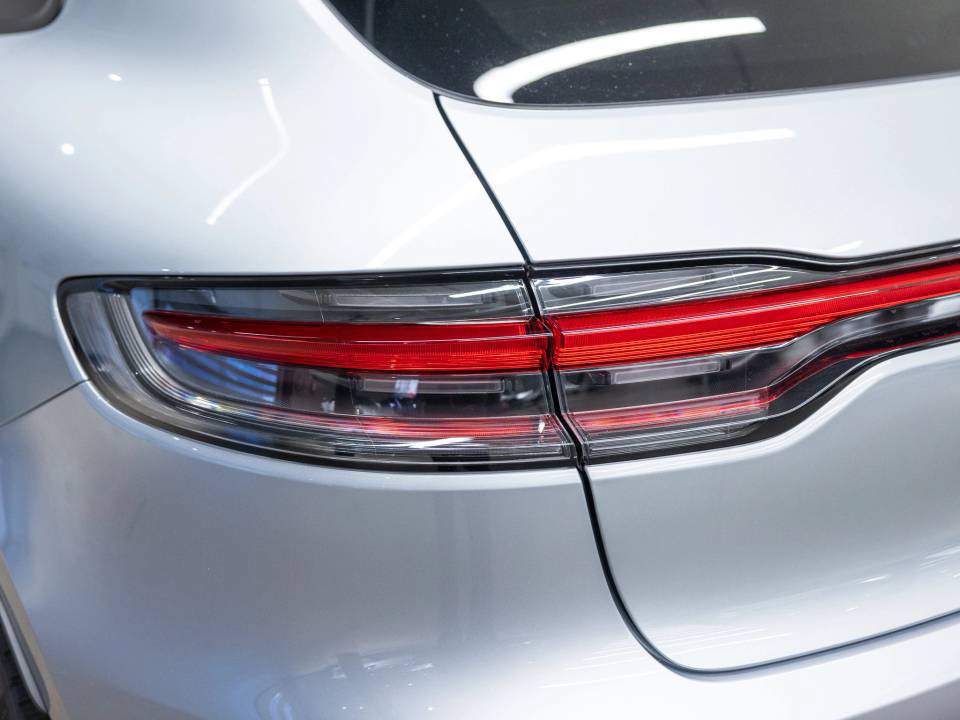 Certified 2026 Porsche Macan AWD/4WD image 23