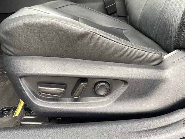 Used 2025 Toyota Camry XSE AWD/4WD image 23