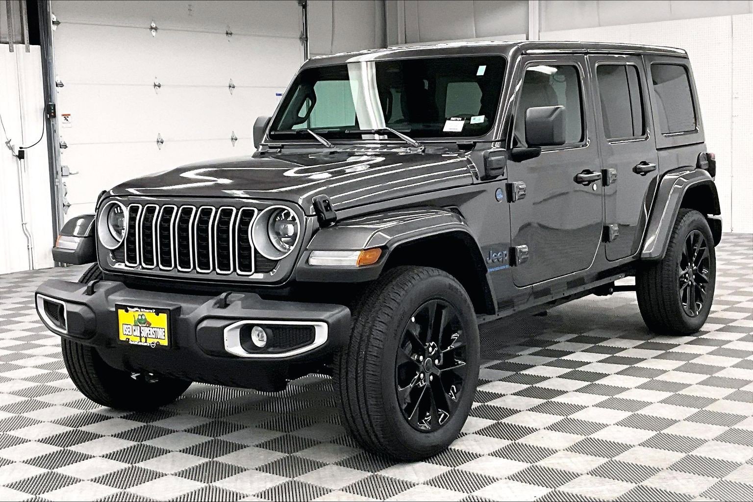 Used 2025 Jeep Wrangler Unlimited Sahara w/ Safety Group AWD/4WD image 12