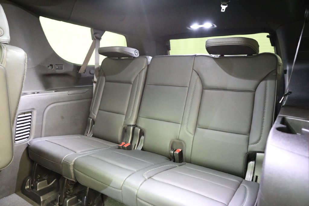 Used 2022 GMC Yukon XL Denali w/ Denali Premium Package AWD/4WD image 16