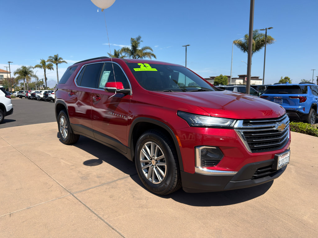 Used 2023 Chevrolet Traverse LT FWD image 3