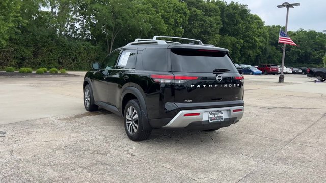 Used 2024 Nissan Pathfinder SL FWD image 7