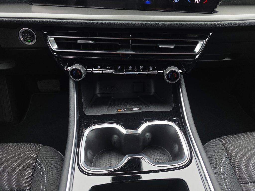 New 2026 Chevrolet Traverse LT w/ Midnight/Sport Edition FWD image 28