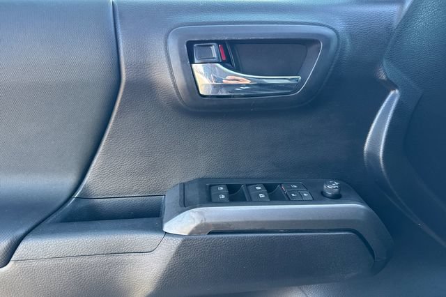 Used 2021 Toyota Tacoma TRD Off-Road w/ Technology Package RWD image 14