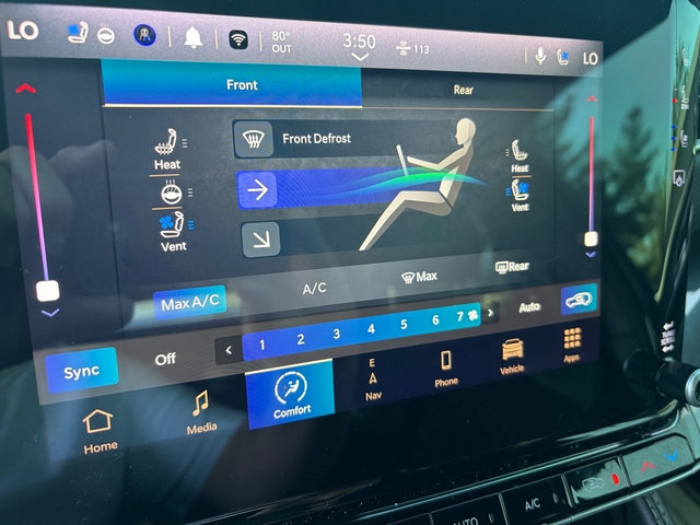 Used 2023 Jeep Wagoneer 4WD w/ Premium Group I image 21