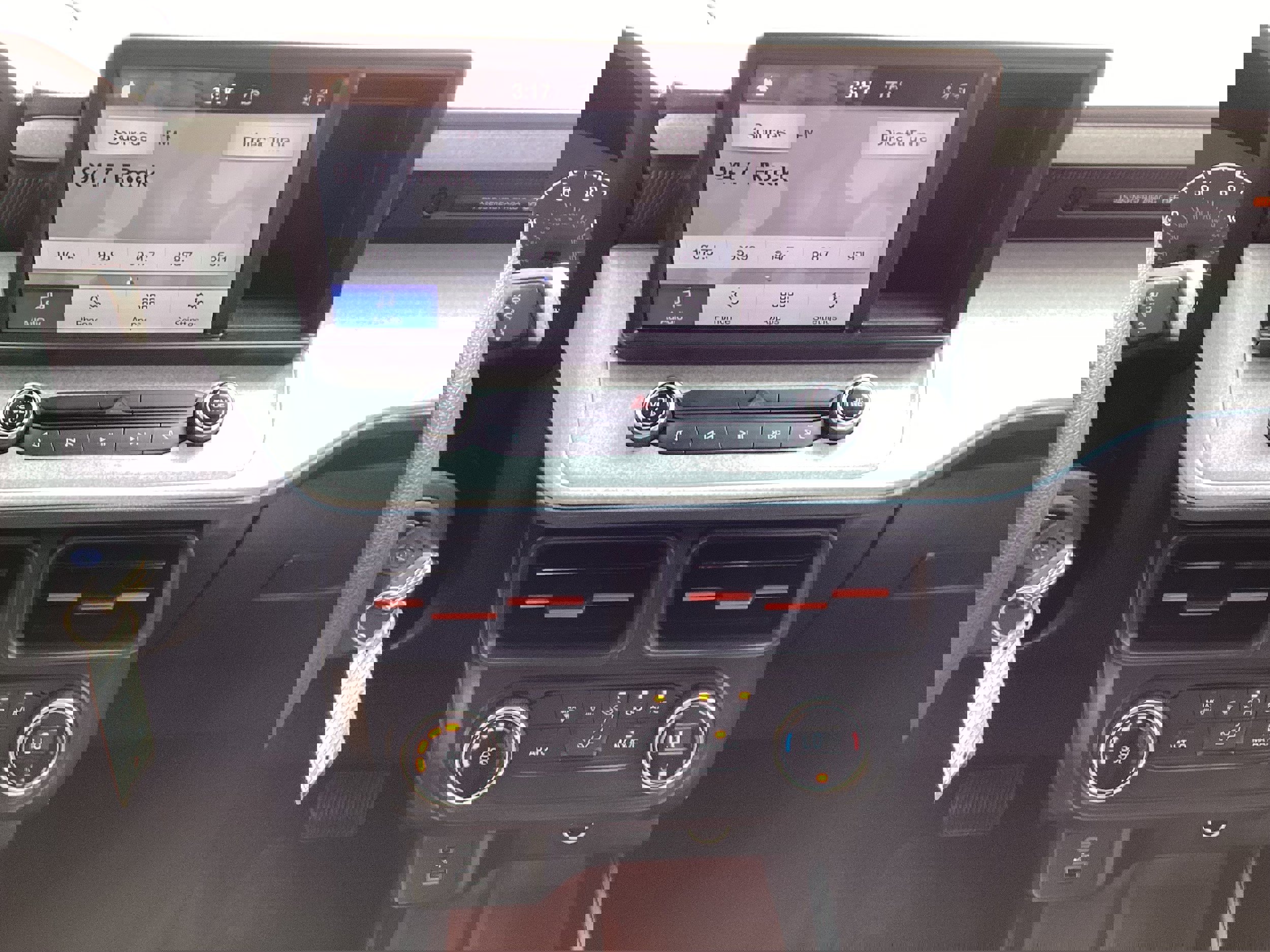 Used 2022 Ford Maverick XLT w/ Equipment Group 300A Standard image 17