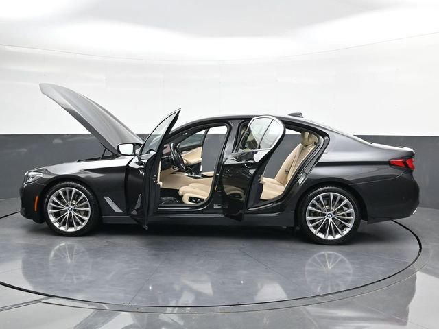 Used 2021 BMW 530i w/ Premium Package image 36