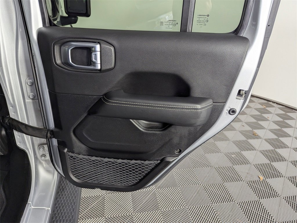 Used 2022 Jeep Wrangler Unlimited Sahara image 31