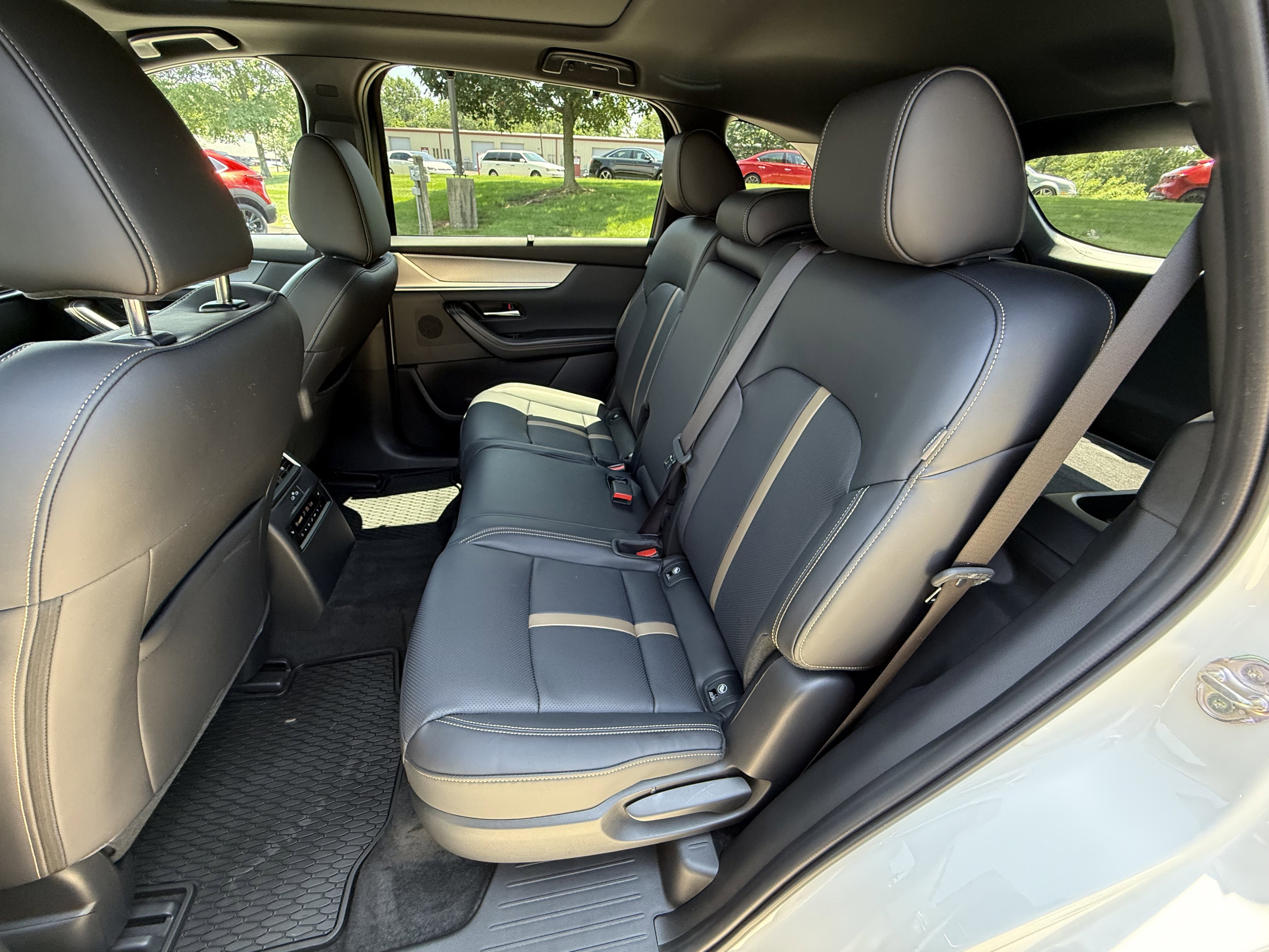 Certified 2025 MAZDA CX-70 3.3 Turbo S w/ Premium Package image 28