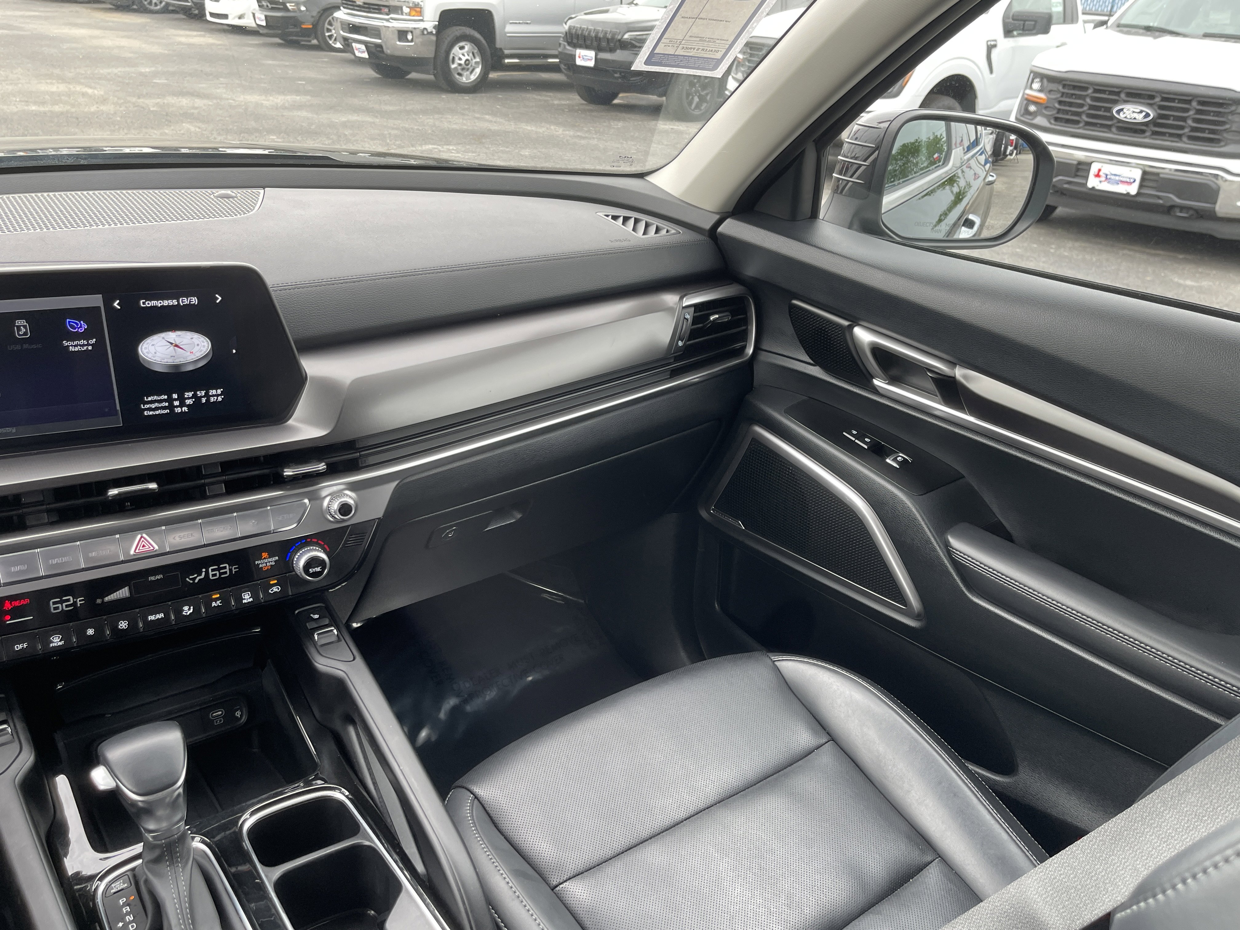 Used 2025 Kia Telluride S image 32