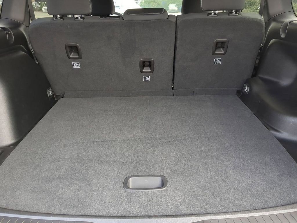 Used 2024 Jeep Grand Cherokee Laredo X image 13