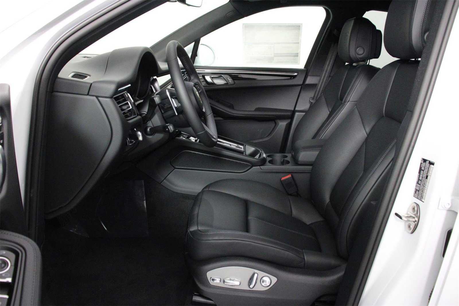 New 2025 Porsche Macan S image 5