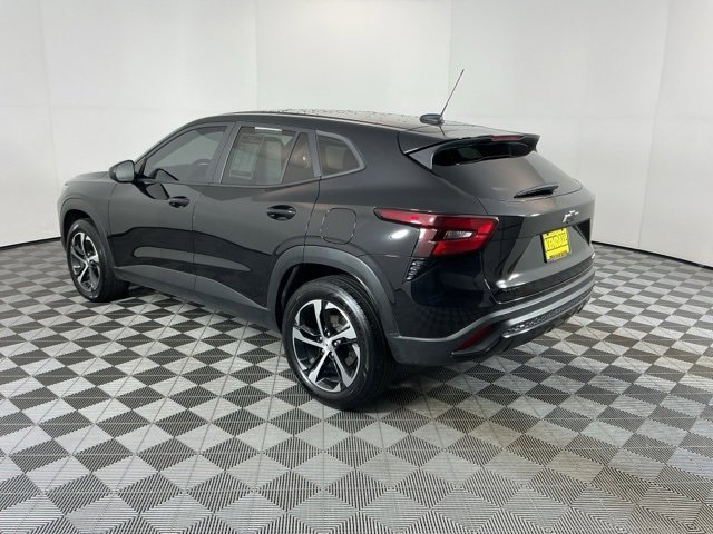 Used 2024 Chevrolet Trax RS w/ Driver Confidence Package image 7