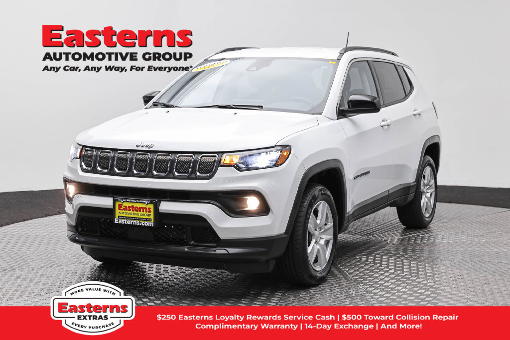 Used 2022 Jeep Compass Latitude w/ Convenience Group AWD/4WD image 1