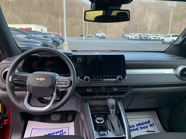 Used 2025 Chevrolet Colorado LT image 10