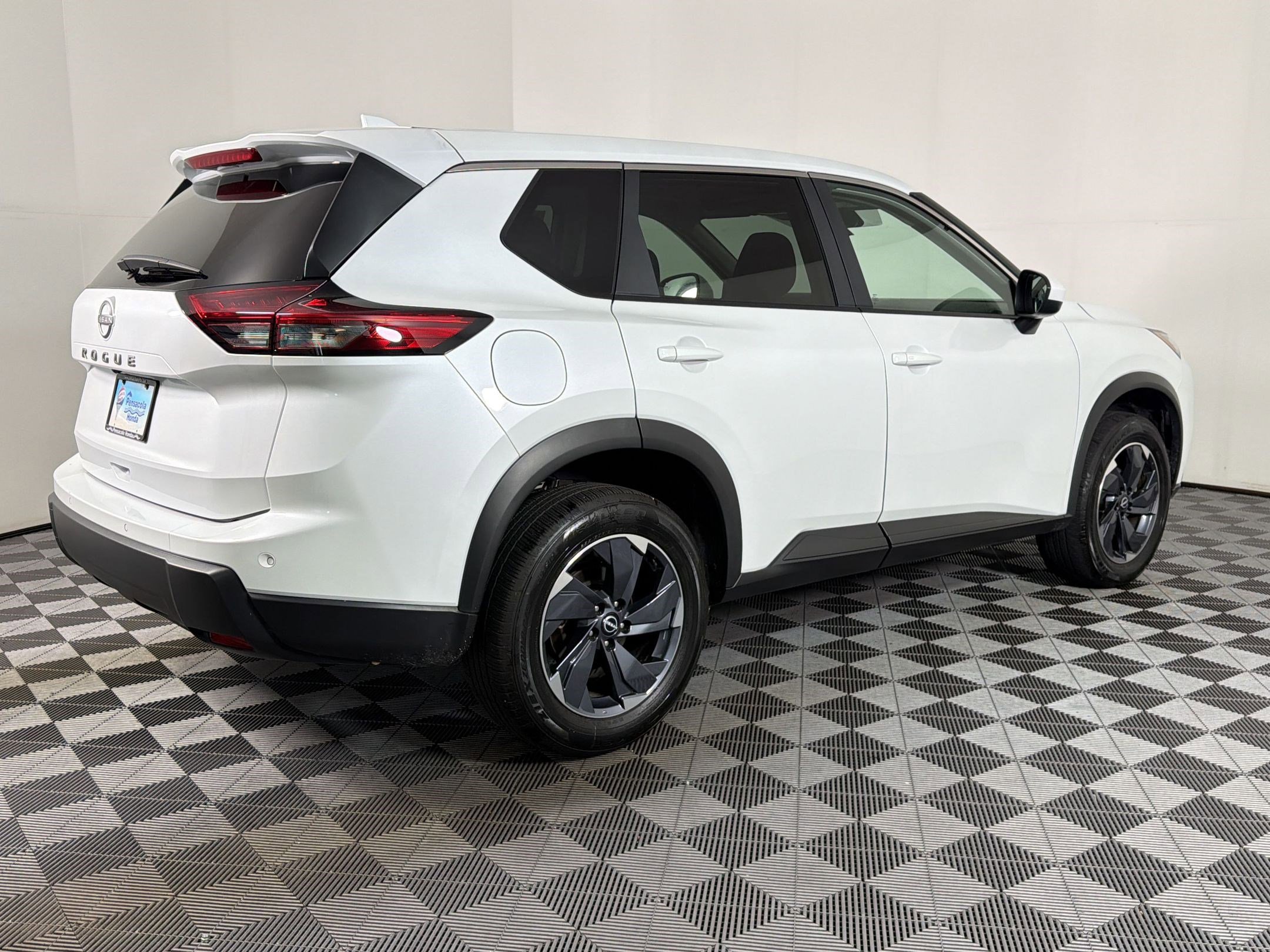 Used 2025 Nissan Rogue SV FWD image 7