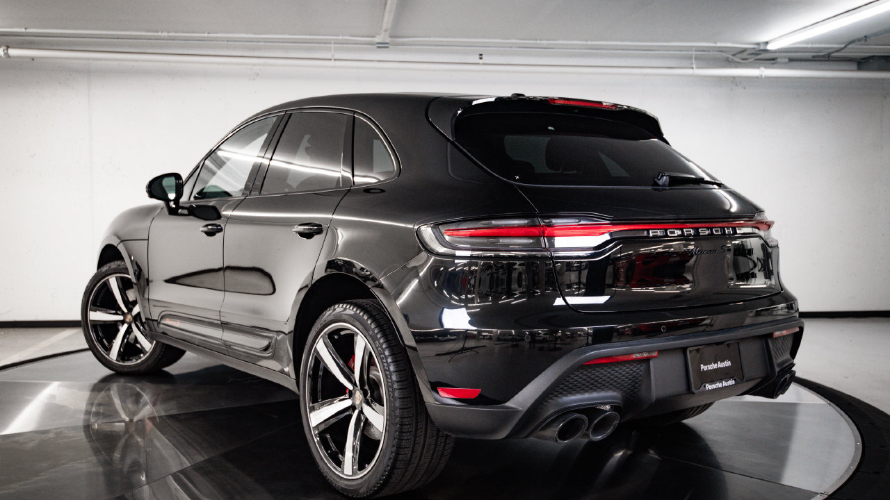 Certified 2026 Porsche Macan S AWD/4WD image 3