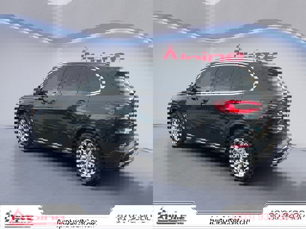 Used 2022 BMW X5 xDrive40i w/ Luxury Seating Package image 3