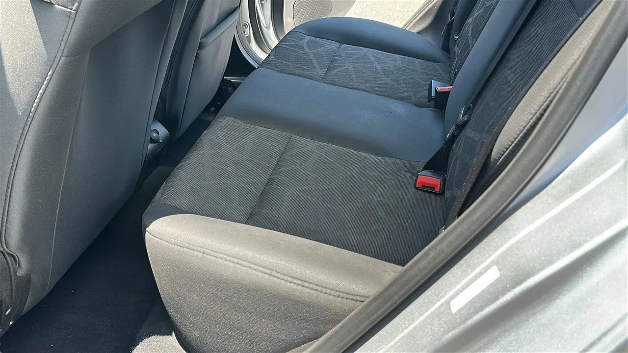 Used 2012 Ford Fiesta SE FWD image 25