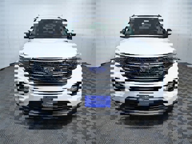 Certified 2023 Ford Explorer XLT image 3