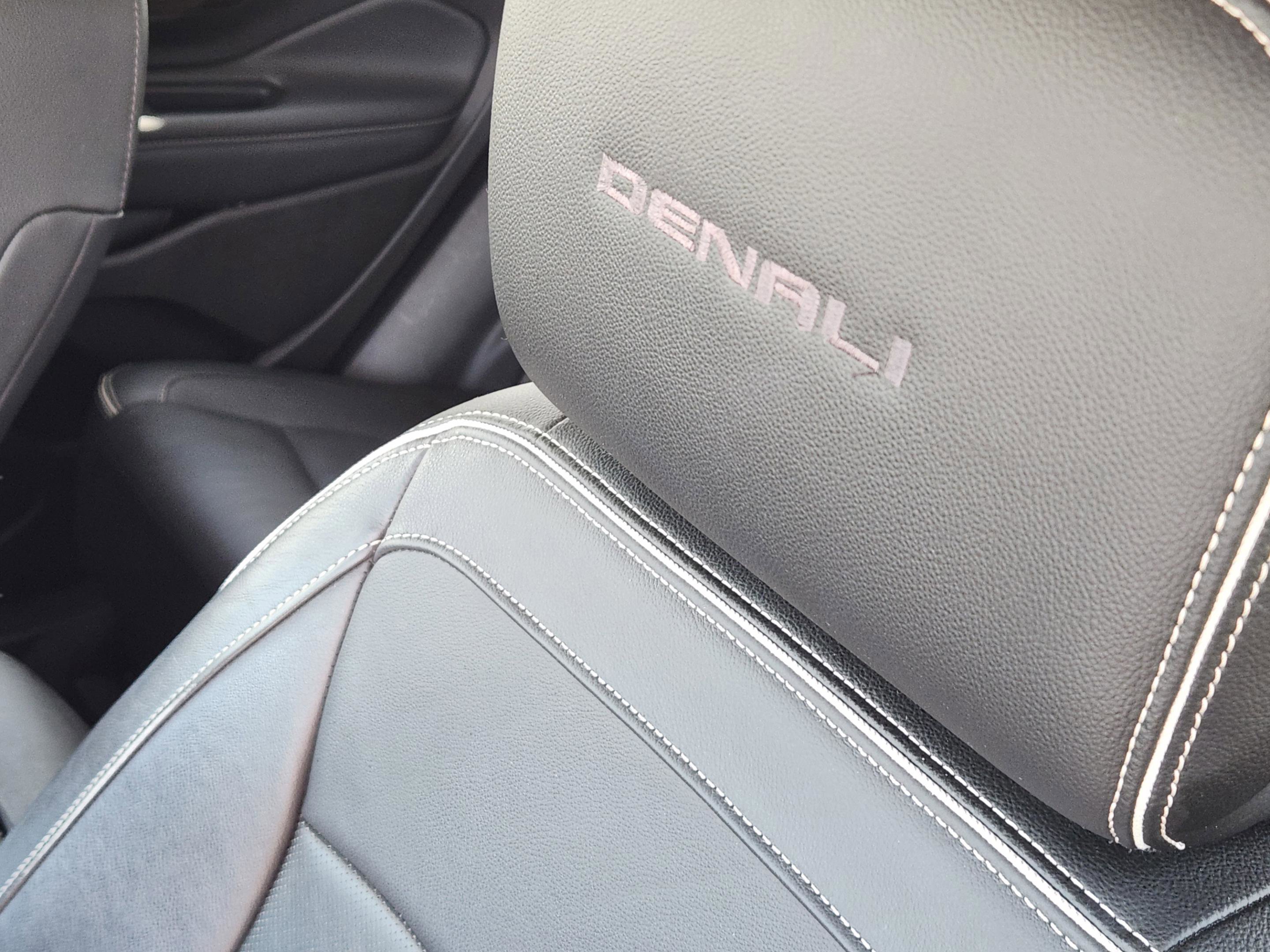 Used 2018 GMC Terrain Denali w/ Advanced Safety Package AWD/4WD image 17