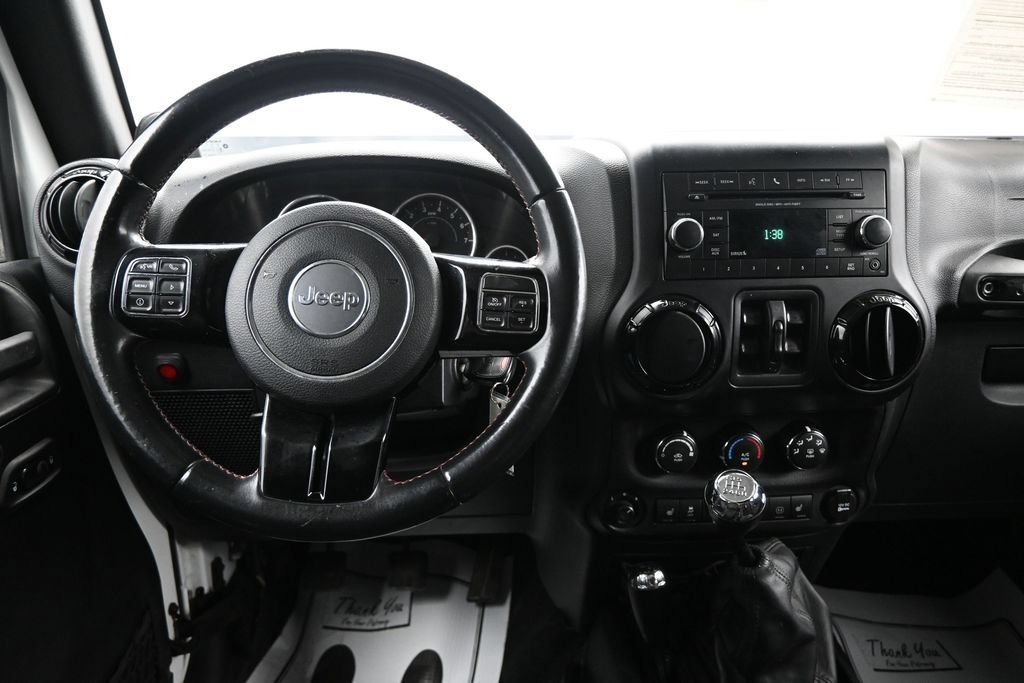 Used 2012 Jeep Wrangler Unlimited Sahara AWD/4WD image 13