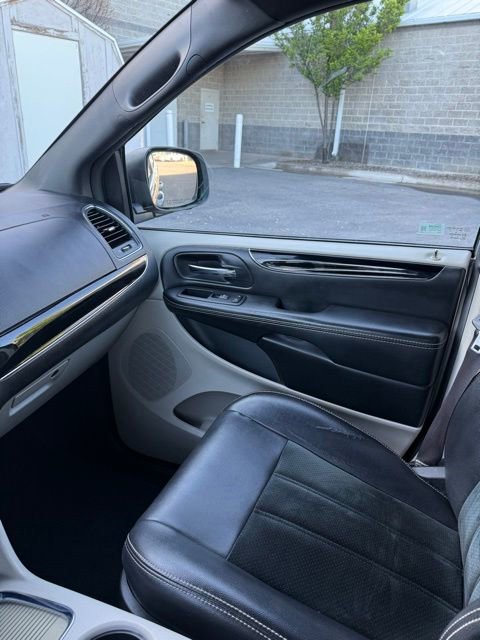 Used 2017 Dodge Grand Caravan SXT FWD image 28