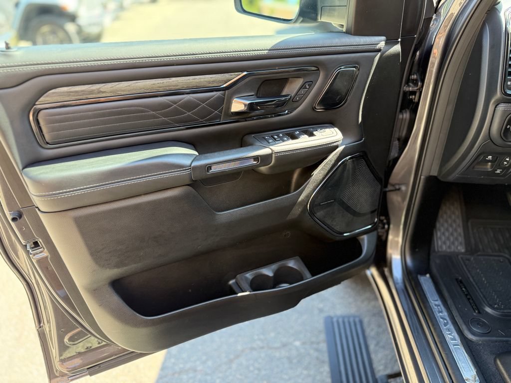 Used 2025 RAM 1500 Limited AWD/4WD image 27