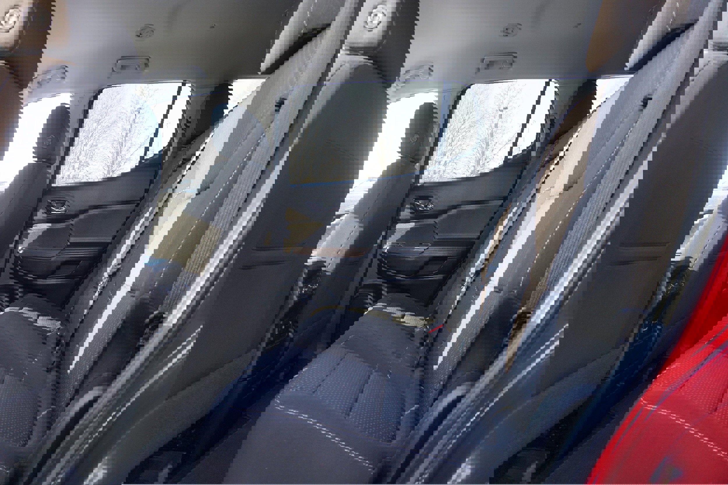 Used 2021 GMC Acadia SLE w/ Driver Convenience Package image 15