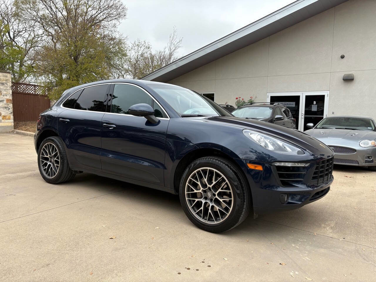 Used 2016 Porsche Macan S AWD/4WD image 2