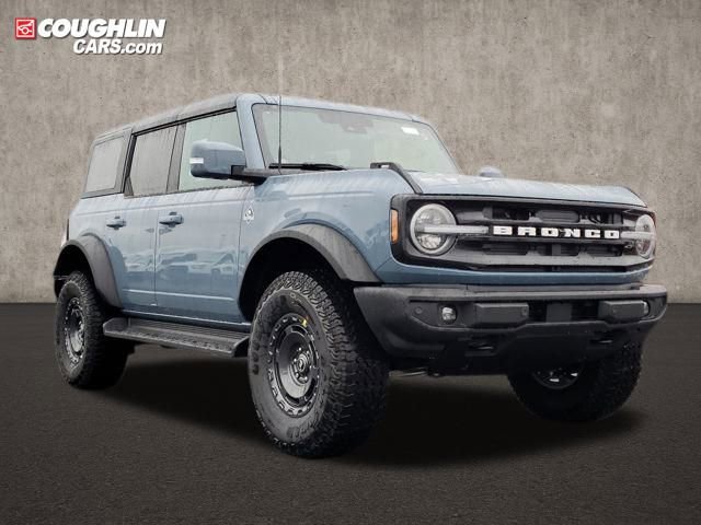 New 2025 Ford Bronco Outer Banks w/ Sasquatch Package