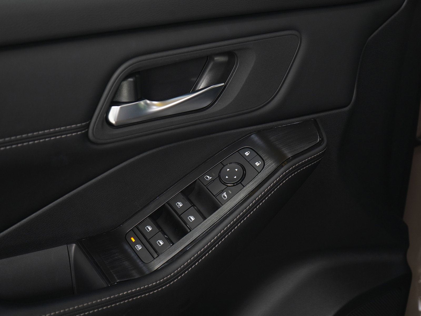 Used 2024 Nissan Rogue SV w/ SV Premium Package image 22